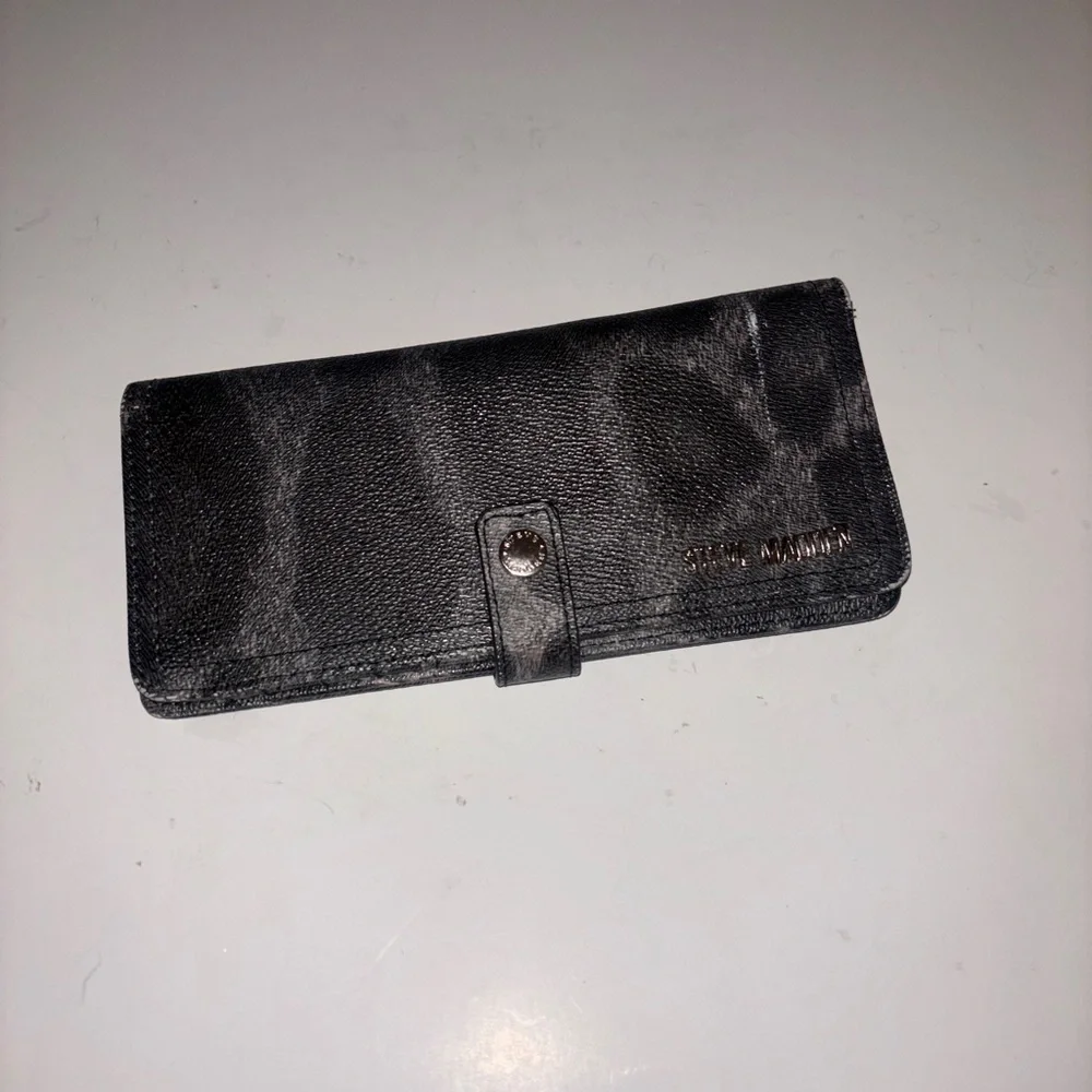 Steve Madden Wallet